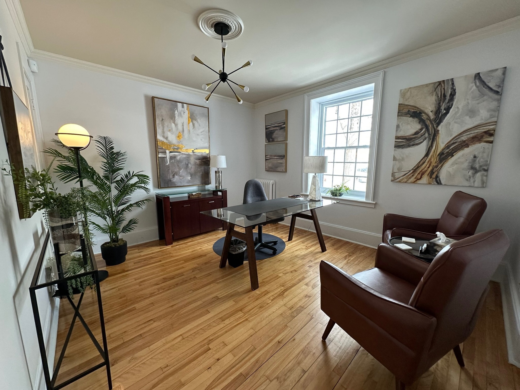 Bureau privé pour rencontre de clients.